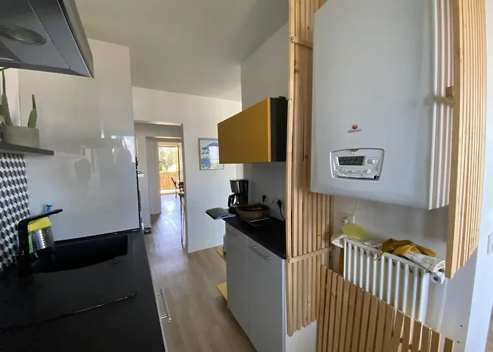 T3 Avec Terrasse, Parking Et Wifi A - Fr-1-374-163 شقة *